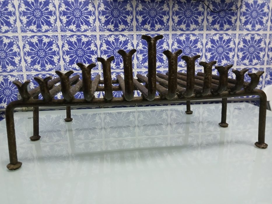 Panelas de ferro + trempe .