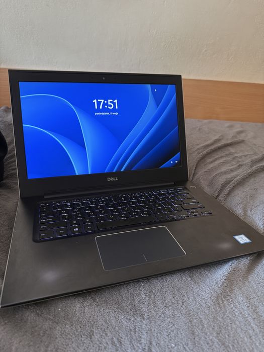 Laptop Dell Vostro 5471