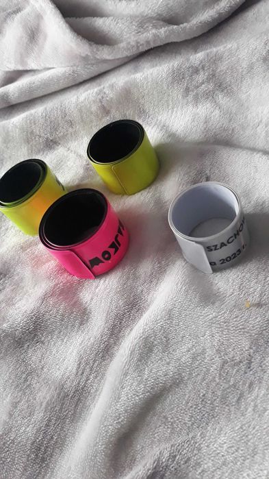 4 odblaskowe opaski na rękę