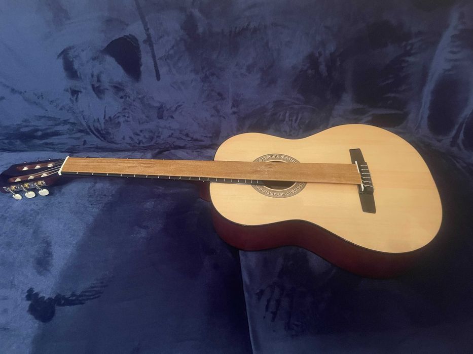 Нова класична гітара Hohner HC-06