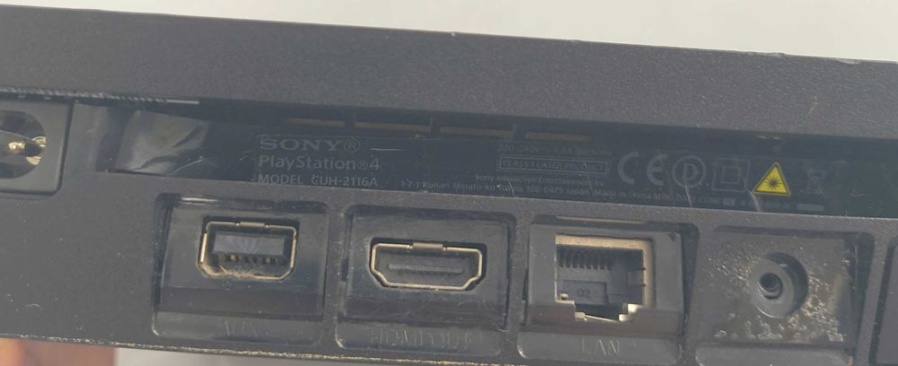 Konsola playstation 4 slim 1tb kable + pad