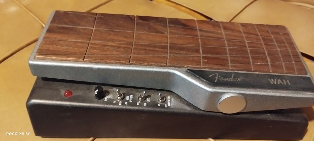 Fender wah tread-light