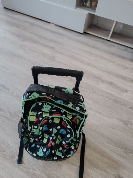 Mochila escolar com troley