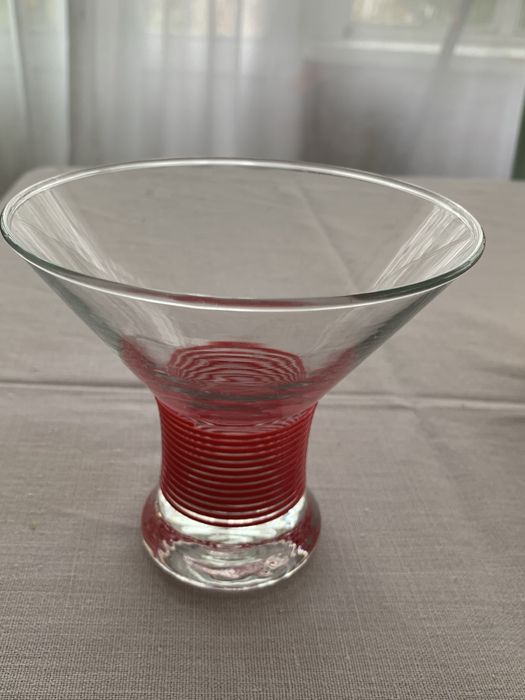 Келихи з прозорого скала виробництва Франціі