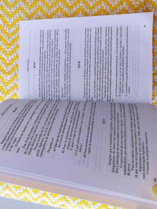 DIREITO CONSTITUCIONAL - Casos práticos
Manuel Proença de Carvalho