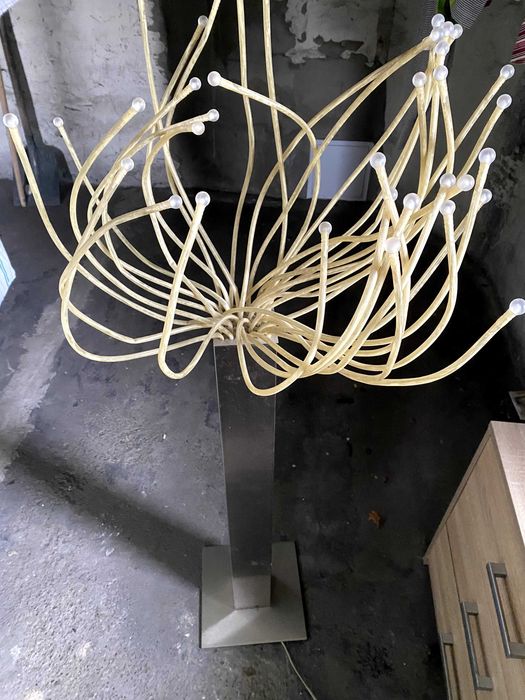 Sprzedam lampę stojącą LED – design „fajerwerk"