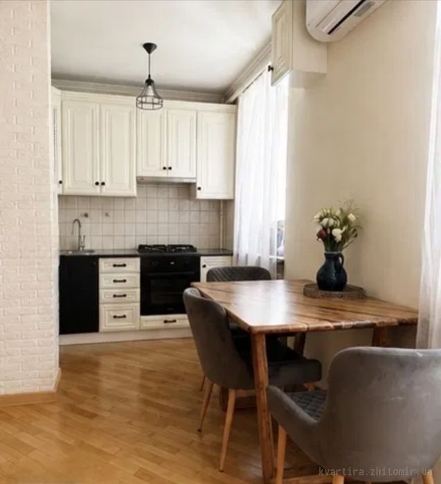 N:14197 - Продаж квартири, 2-кімн., Центр, вул. Київська, 50 м²