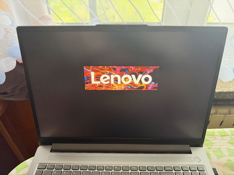 Laptop Lenovo IdeaPad 3 Slim 16IAH8