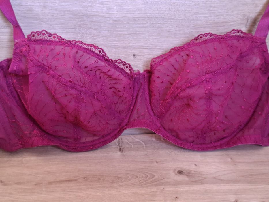 Женский бюстгальтер F&F 90D.