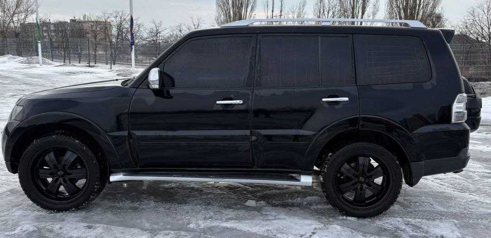 Mitsubishi Pajero Wagon 4