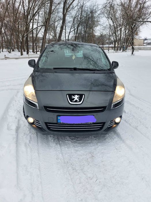 Продам Пежо 5008