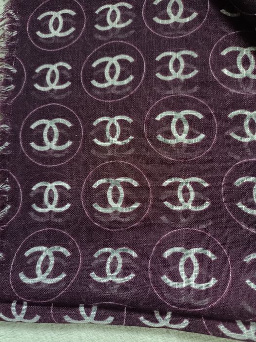 Szalik Chanel/ Logo wełna