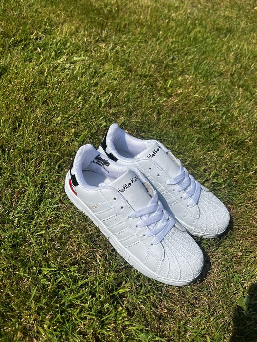 Adidas superstar hellokitty
