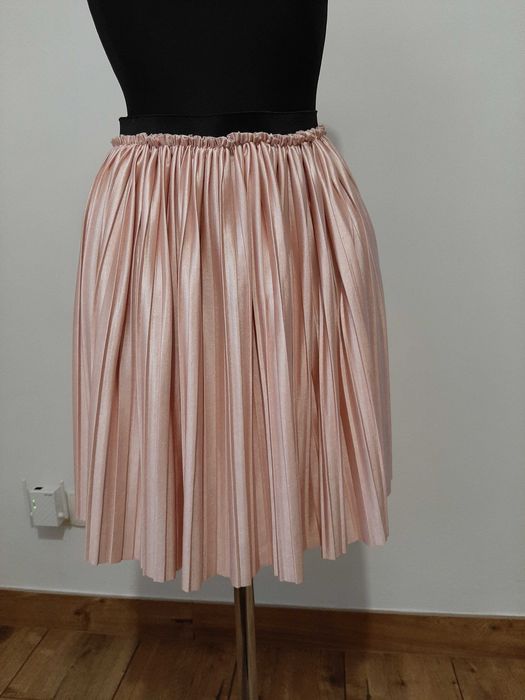 Plisowana, połyskująca spódnica w kolorze pudrowego różu, XS/S/M