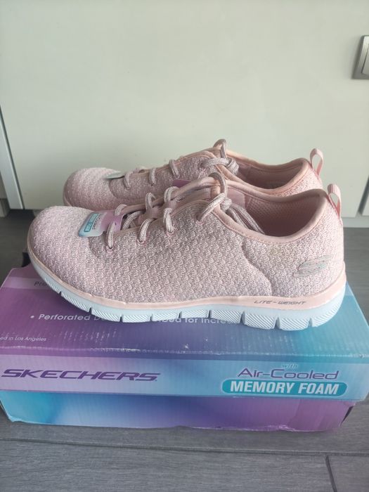 Tênis skechers originais para mulher novos