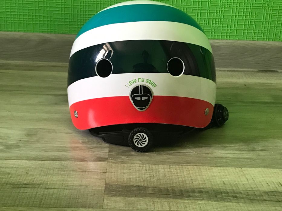 Шолом Nutcase дитячий для велосипеду/роликів та інших активностей