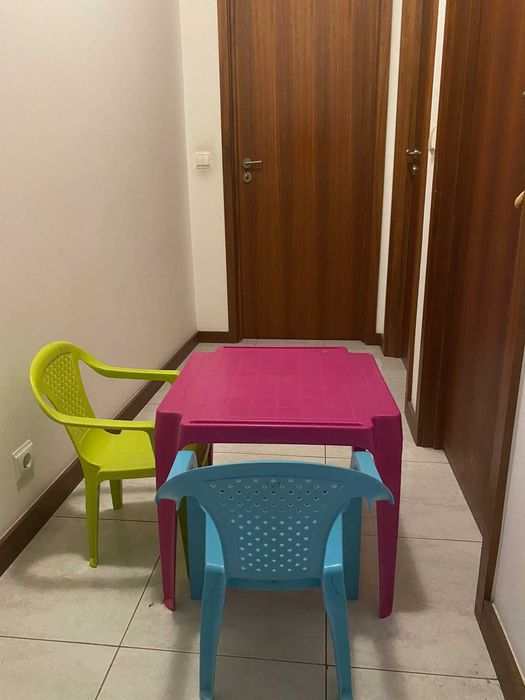 Mesa e duas cadeiras