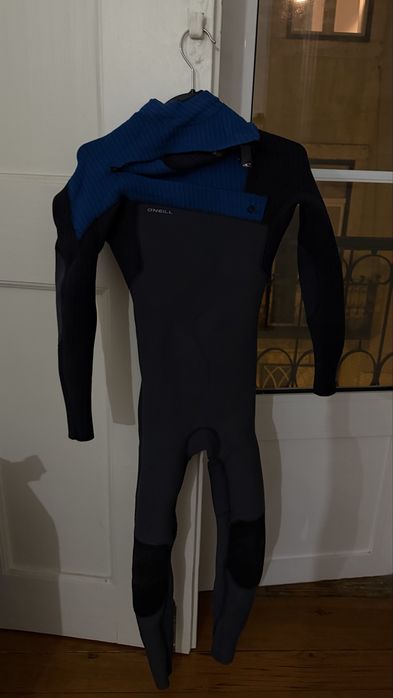 Vendo fato de surf usado apenas 2 vezes