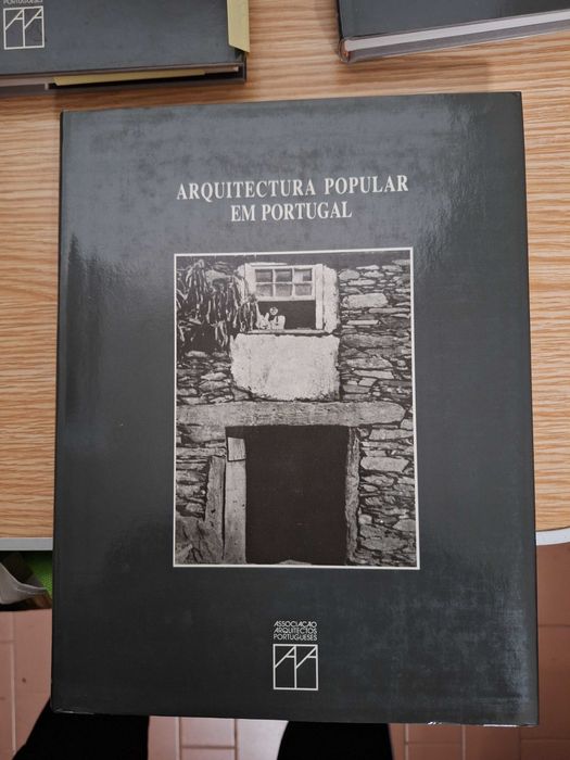 Conjunto de Livros Arquitetura Popular em Portugal