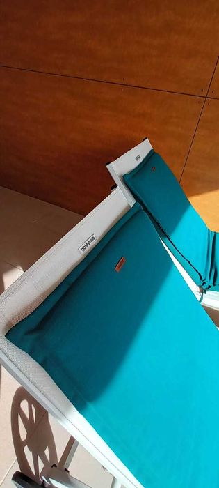 Duas espreguiçadeiras do Gato preto