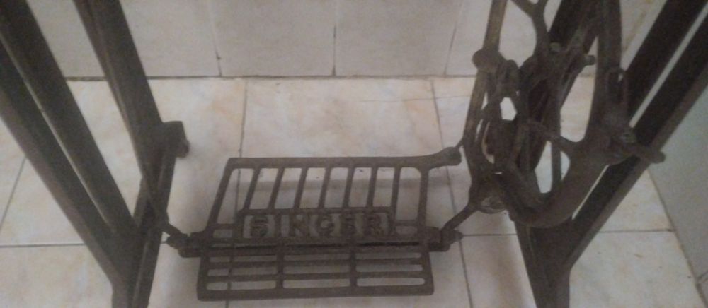 Máquina costura Singer