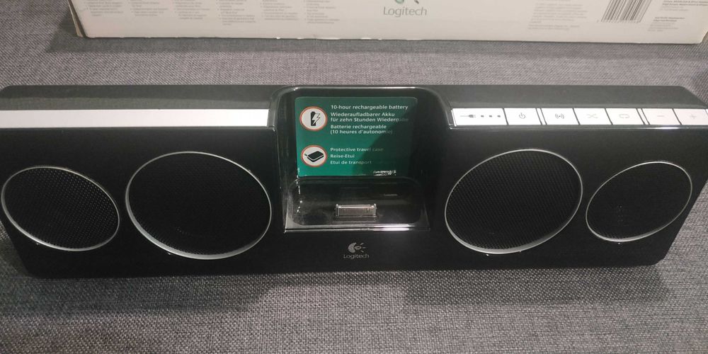 Портативная колонка Logitech Pure-Fi Anywhere