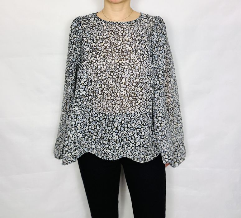 Czarna szyfonowa bluzka w drobne kwiaty L 40