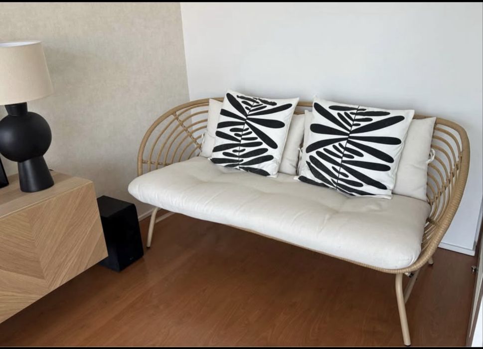 Sofá Bambu Almofadas Creme Varanda Jardim Espaço Casa