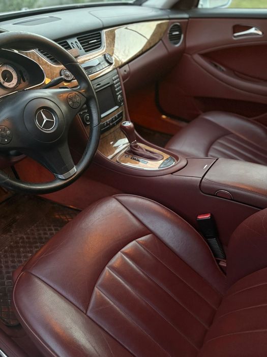 Mercedes-Benz CLS  2009 rok  wersja liftowa.