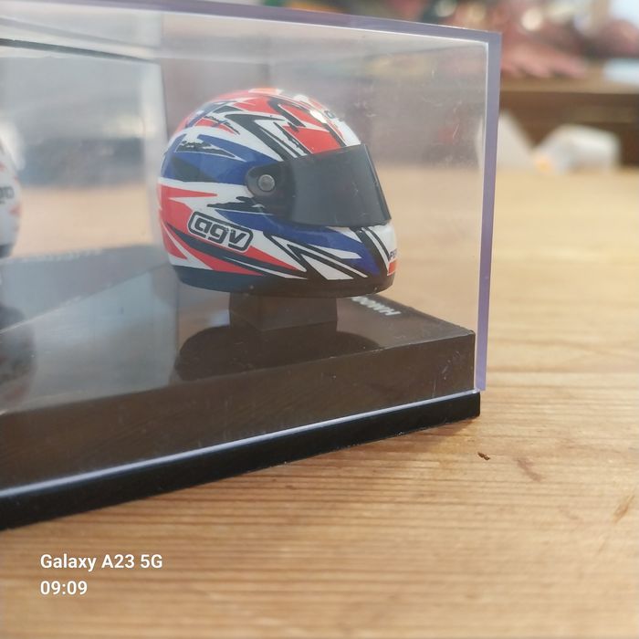 Miniatura de Coleção: Capacete Àlex Crivillé - Escala 1:12 (ONYX HM006)
