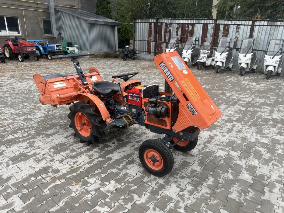 Японський трактор Kubota B6001
