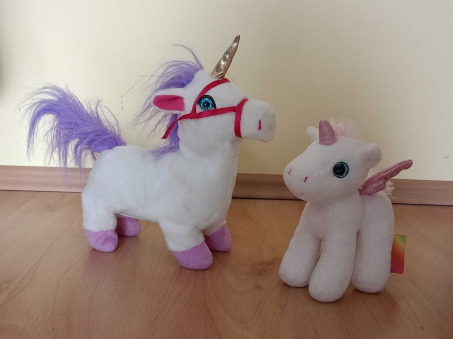 Jednorożec chodzący i wydający dźwięki maskotka pluszak