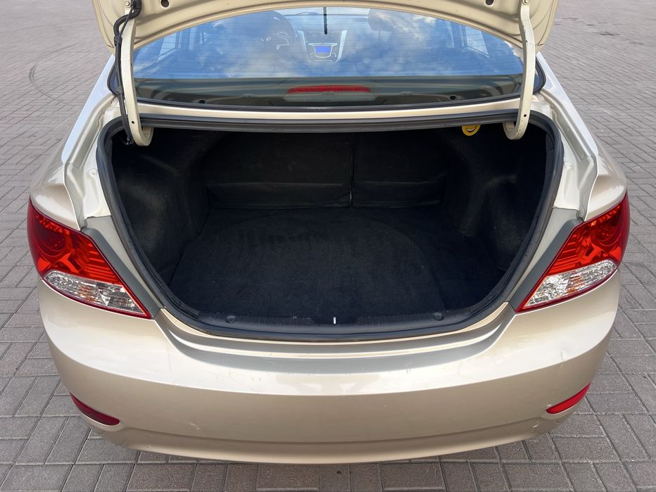 Hyundai Accent 1.6 2012