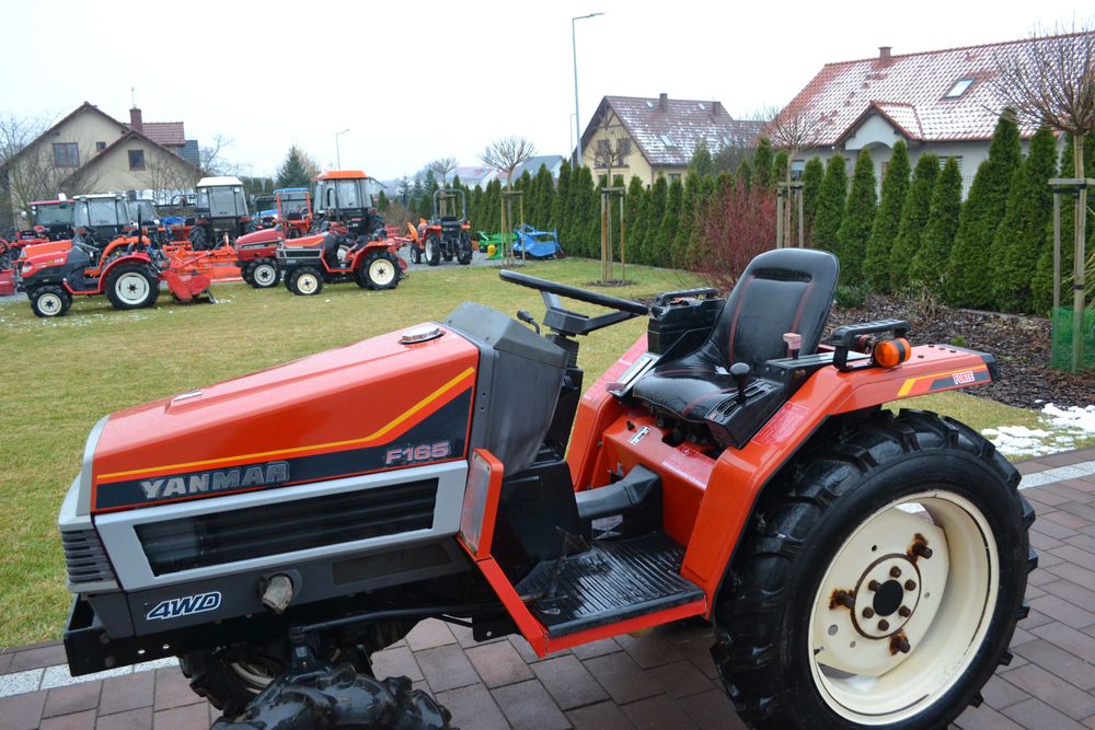 Traktorek japoński mini traktor Hinomoto Kubota