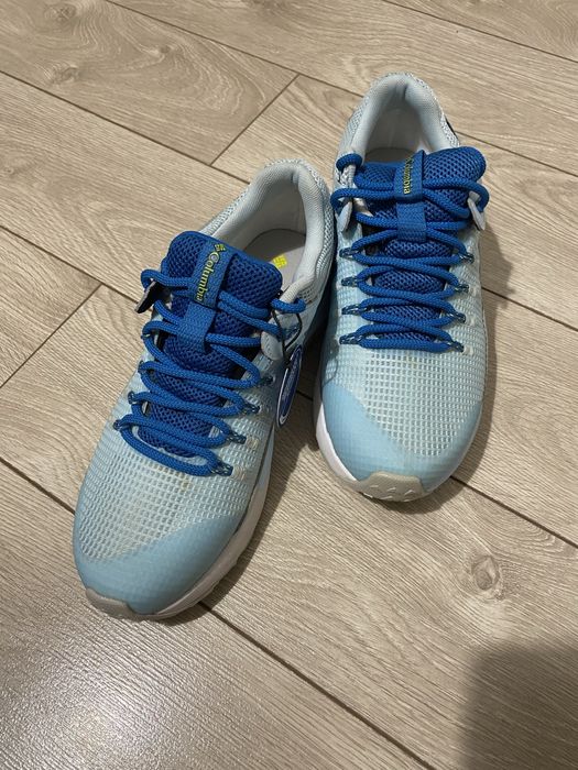 Зимові жіночі кросівки 41 р