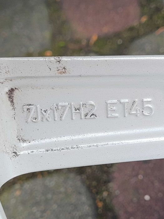 Титанові диски 7J x17 h 2 et45  з гумою 225\50 R 17 vw /skoda\audi. Можливий торг...
