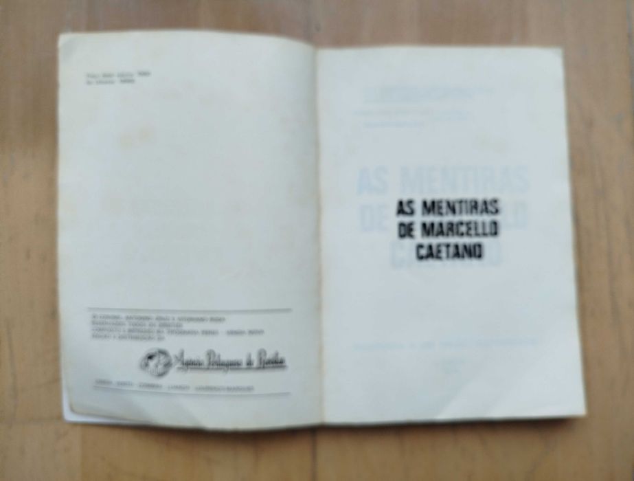 Livro Antigo "As Mentiras de Marcello Caetano"