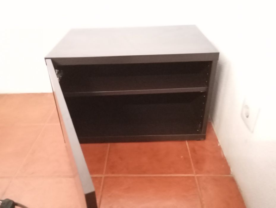 Móvel de parteleiras