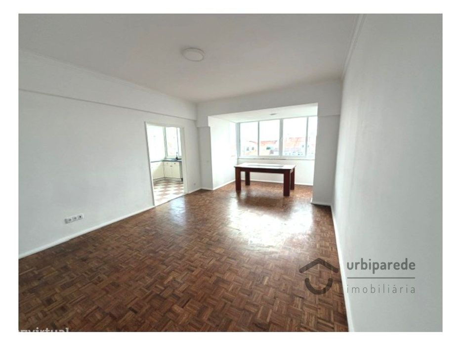 Apartamento T2 remodelado, Figueirinha Oeiras.
