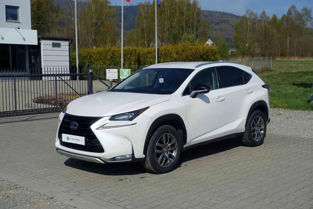 Lexus NX 300h 197KM Hybryda 4x4 Automat Skóra Grzane fotele Navi Biała perła