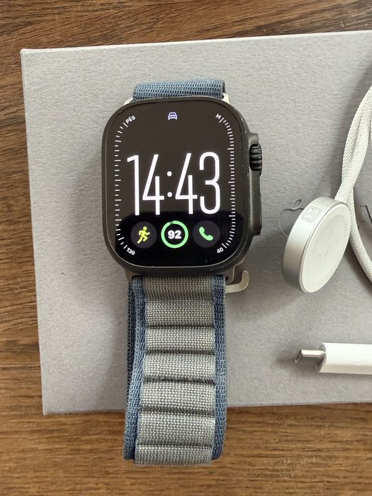 Apple Watch Ultra 2 black  94% bateria