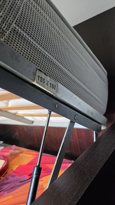 Cama + 2 Mesas de Cabeceira em Madeira Maciça Wengué