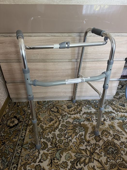 ходунки алюмінієві стан новий