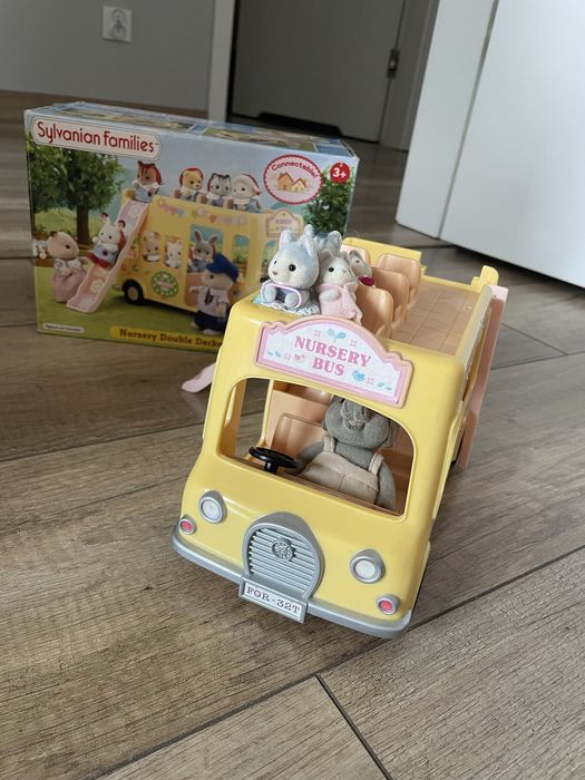 Autobus Sylvanian Families plus figurki
