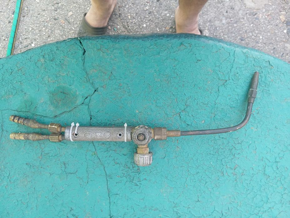 Редуктор кислородний ,різак газовий