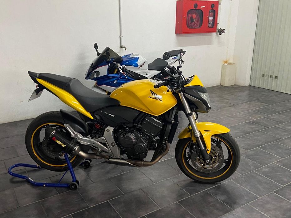 Honda hornet.