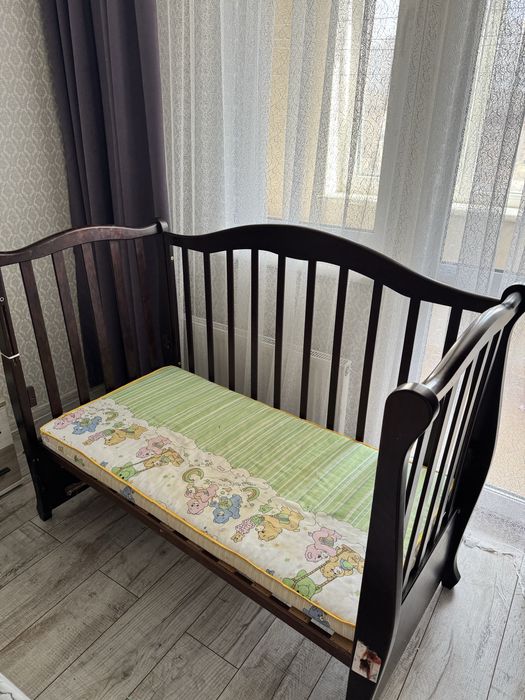 Продам деревянную детскую кровать в отличном состоянии