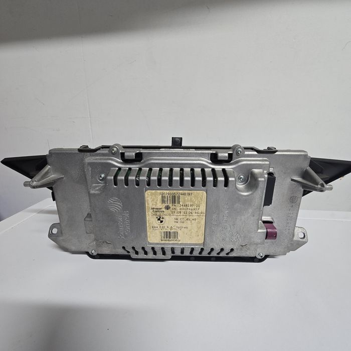 Display original BMW X1 2013