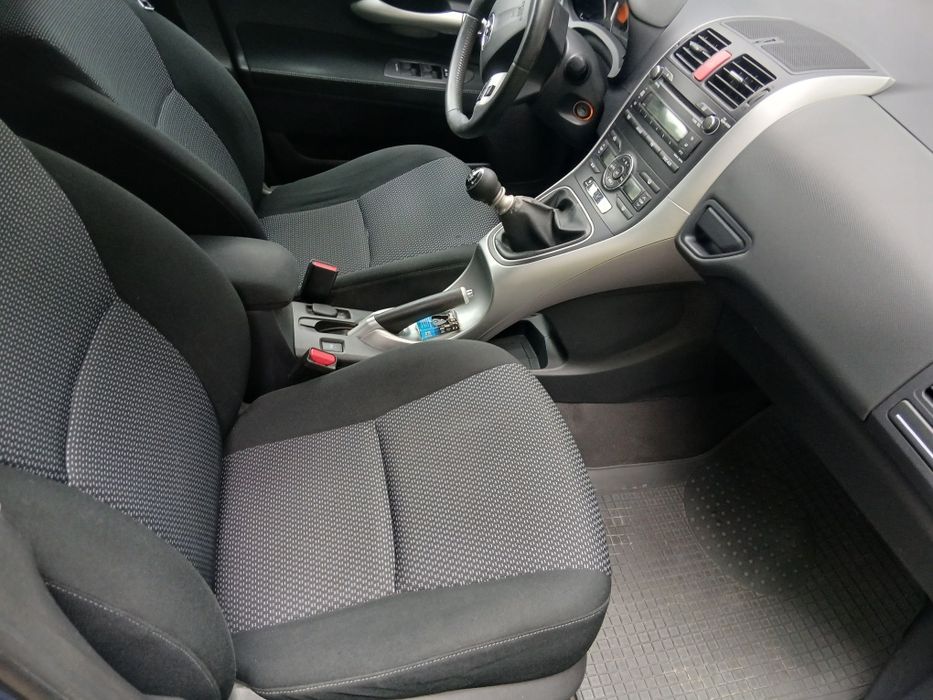 Toyota Auris  1.6