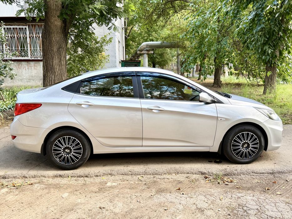 Hyundai Accent 2011г Полноценый Автомат